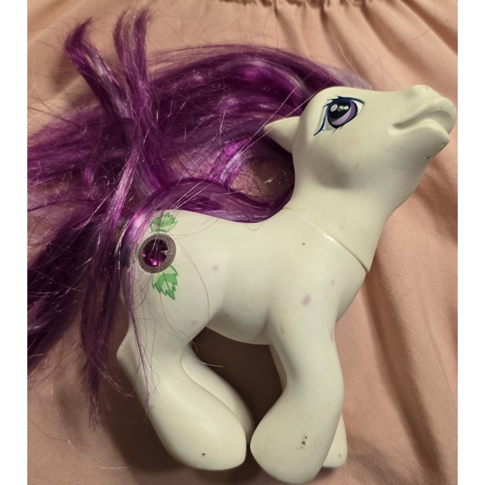 RETRO Hasbro My Little Pony White Figure Purple Straight Hair Blue Eyes 2003